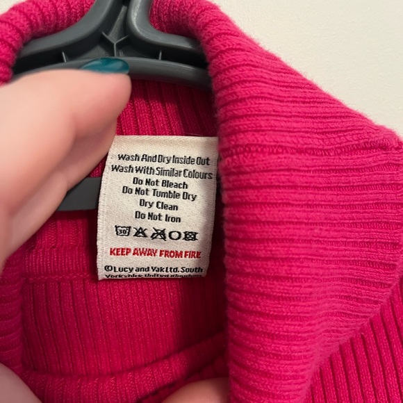 Lucy & Yak Aiden Ribbed Roll Neck Turtleneck in Fuchsia - Picture 5 of 5